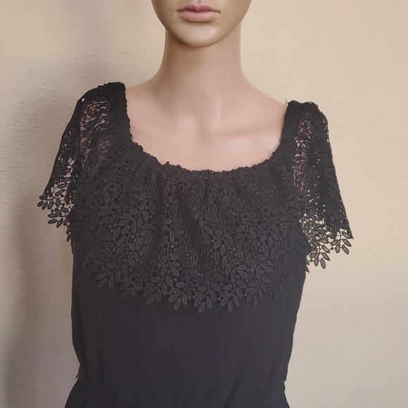 Dress - Picture 3 of 4